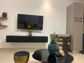 KB Luxurious And Affordable Homes - Otele - 9