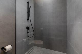 Waves - Elegant Waterfront Living in Dubai's Business Bay - 5