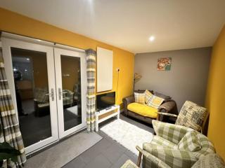 Lydvale Lodge - Lifton - 6