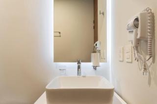 Brand New Studio with King Bed and Rooftop Pool - 2