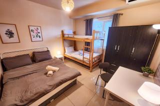 Lush 2br 98sqm MOA 200mbps Netflix XBOX Printer - Manila - 5