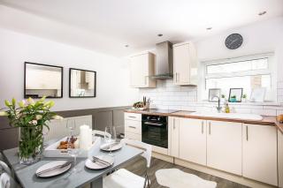 Plymouth Bijoux Cottage - Sleeps 6 - Parking- Habita Property - Plymouth - 0