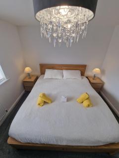 2 bed Semi, houses up to 4 people, Free Parking, Wi-fi, M1 & EMA Direct Link, Transport links, private garden - Nottingham - 9