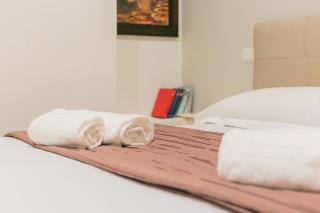 Red Rooms by Wonderful Italy - 2