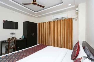 Hotel Sahu Near Kashi Vishwanath Temple Gate - 3