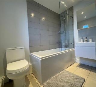 4 Bedroom En-Suite Townhouse - Lewes - 8