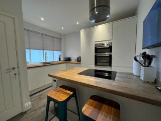 4 Bedroom En-Suite Townhouse - Lewes - 1