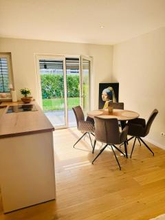 Stylisches Neubau Apartment mit großer Terrasse ruhig und idyllisch 30 Min Zürich - 9