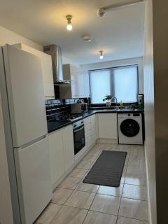 Stylish 4 Bd Ft LDN Parking - Londra - 6