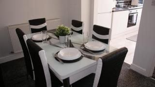 Stylish 4 Bd Ft LDN Parking - Londra - 4