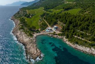 Beachfront villa Luce with seaview and pool - 7