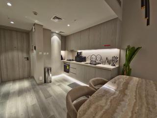 Concept 7 Chic New Apartment with Balcony & Amenities Managed by SunnyHomes - 3