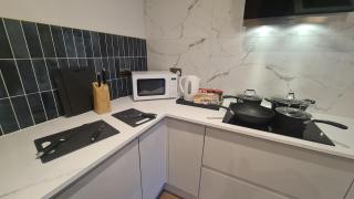 5 Bedrooms Sleeps 10 Full Kitchen Parking - 5
