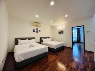 Shamrock Bay Haven 5BR Homestay for 22pax at B Ferringghi - Batu Ferringhi - 8