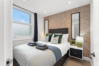Peaceful Retreat with Balcony - Sleeps 9 - Londra - 8