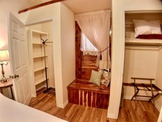 Brownstone Innkeeper Iconic Location Walk to Dwntn - 2