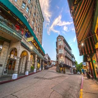 Brownstone Rose Suite Parking Walk to Dwntn - Eureka Springs - 2