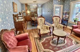 Brownstone Rose Suite Parking Walk to Dwntn - 4