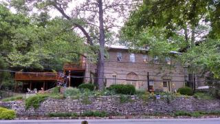 Brownstone Garden Suite Flat walk to Downtown - Eureka Springs - 8