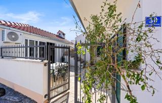 2 Bedroom Gorgeous Apartment In Vezac - Vezac - 5