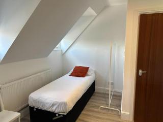 Deluxe 2-Bedroom apartment in the heart of Chelmsford - Chelmsford - 1
