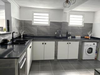 Maison spacieuse avec piscine à Sainte-Anne, 250 m² - Sainte-Anne - 3