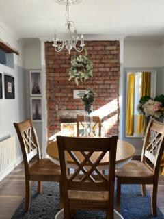 Cosy two bed terraced house 7min drive from city - Belfast - 5