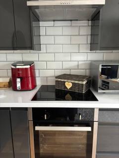 Secret Gem 1 Bed Garden Flat Private Luxury Hot Tub - Bournemouth - 4
