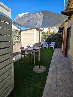 A due passi dal mare - 0