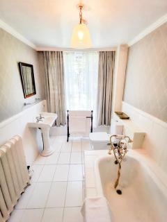 Cedar House Boutique B&B - 9