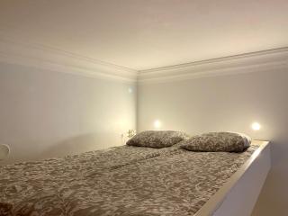 Pink Gem, Kamppi - 9