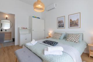 Villa The Pool House, a lush modern villa with a pool - 2