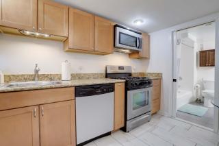 Sojourn 1 BR Garden Level Home Sleeps 2 - 1