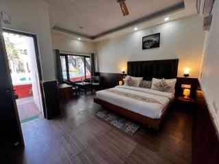 Karuna Hotel - Fatehgarh Panjtor - 9