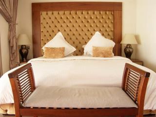 Timeless Villa at Golf course with private pool - 3