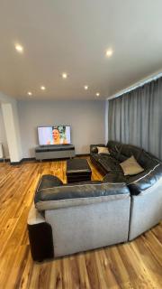 Concorde House - - 0