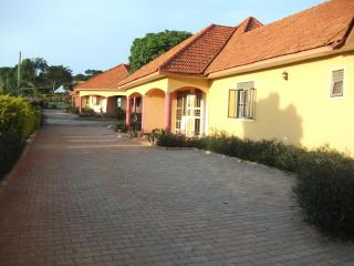 Peniel Beach Hotel - Entebbe - 3