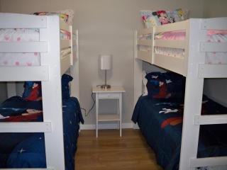 Lovely Vacation Home with 3 bedrooms! - 5