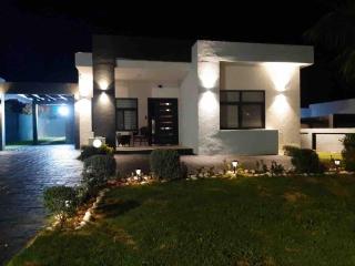 Sincere Oasis - 3Br King Bed Infinity Pool - Ocho Rios - 5