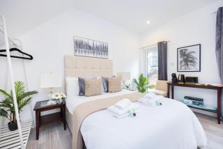 Block of Apartments In Croydon ,Long Stays , Weekly & Monthly Offers , Contractors , Relocations , Leisure & Family Stays - Croydon - 3