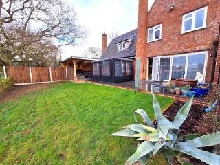 Moorsticks - Idyllic Four Bed Hangout Hideaway - Spixworth - 3