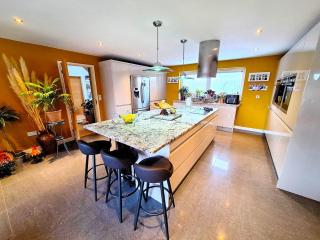 Grand Idyllic Hideaway Home With Hot Tub, Sleeps 8 - 4