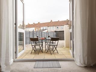 3 Bed House with parking near HPC pickup - 4