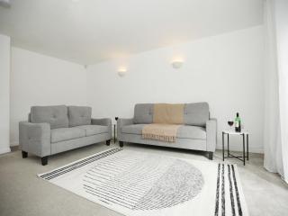 3 Bed House with parking near HPC pickup - Bridgwater - 3