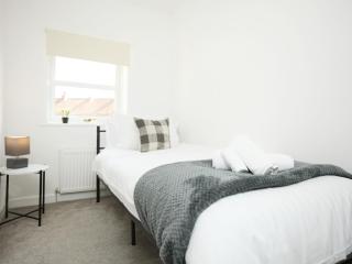 3 Bed House with parking near HPC pickup - Bridgwater - 2