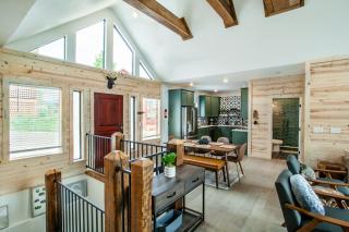 Bearly Haus -Views, Hot Tub, Pool & Xbox! - Pigeon Forge - 6