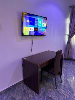 Luxury short-let apartment - - 5