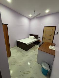 Hotel Mayur - - 1