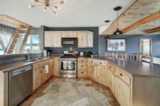 Silverheels Mountain Lodge w hot tub - 1