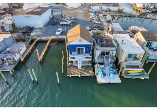 Jones Beach Houseboat - 4